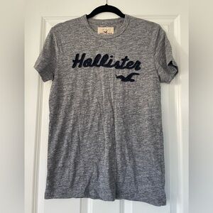 Hollister Heather Gray Tee with black Logo